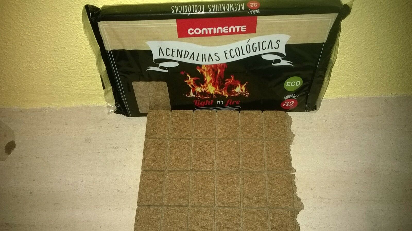 Pack of 32 cubes Fireplace Firelighters!Free Shipping!Environmentally Friendly - Fresh Stock Dated January 2026