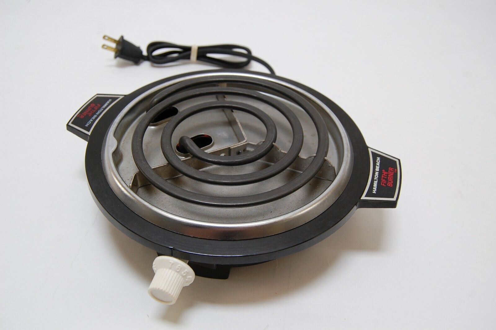 New Hamilton Beach Fifth Burner, No.812, W/Open Packaging, Portable 120V - Fresh Stock Dated February 2026