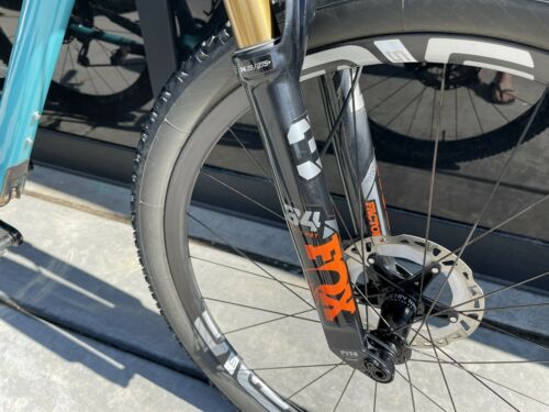 Yeti Arc, Enve M525 - Fresh Stock Dated December 2025