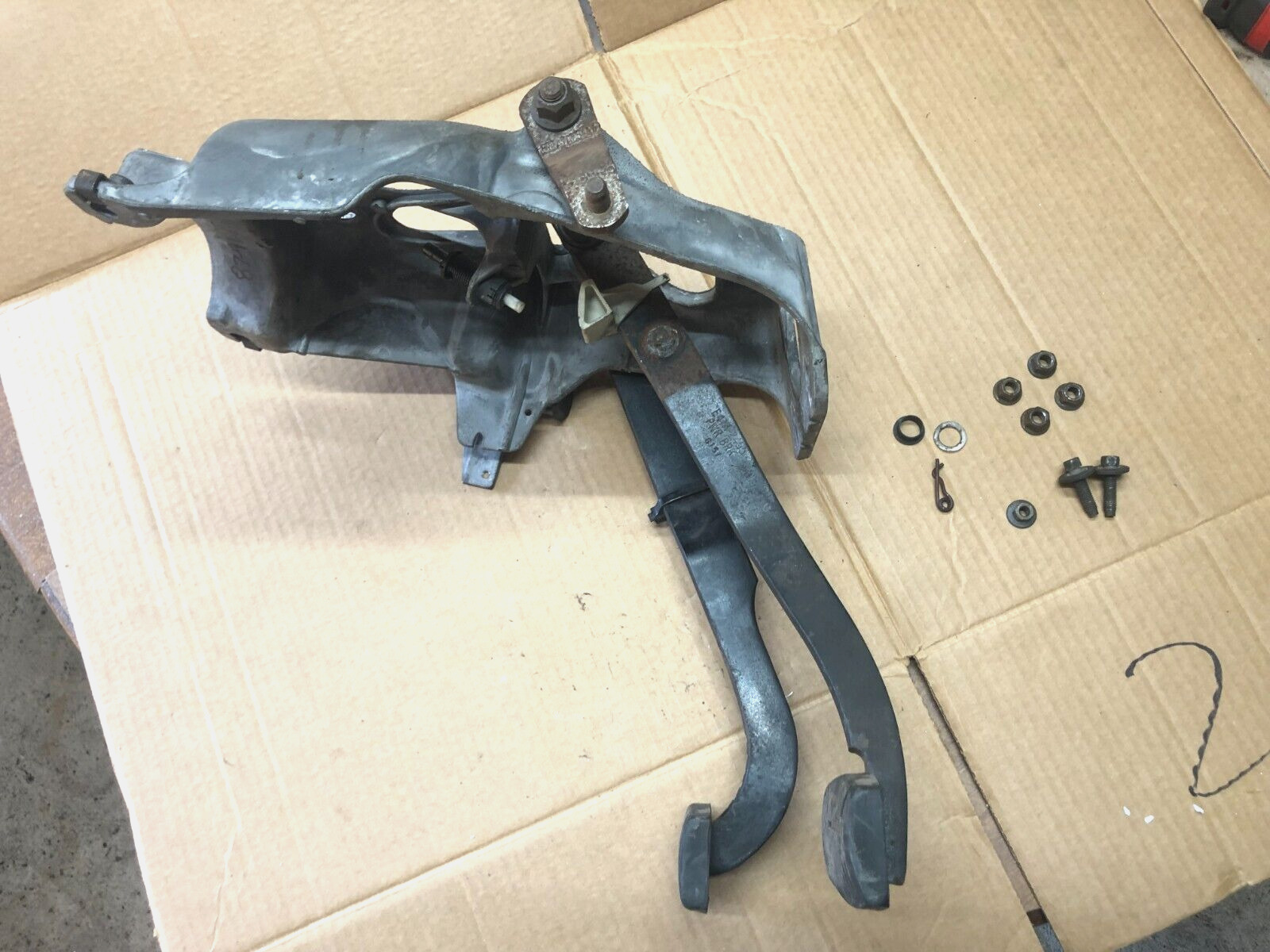 87-91 Ford F-150 - 5 speed manual CLUTCH + BRAKE PEDAL pedals - M5od-R2 / ZF-5 - Fresh Stock Dated December 2025