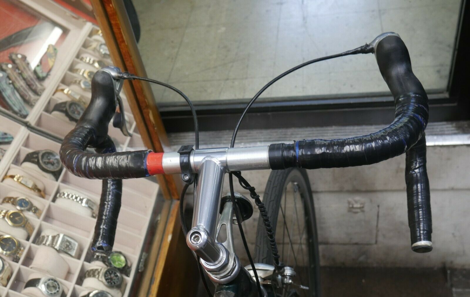 Trek 2120 carbon ZX SERIES grey/green color 30 speed Shimano 105 pre owned - Fresh Stock Dated January 2026