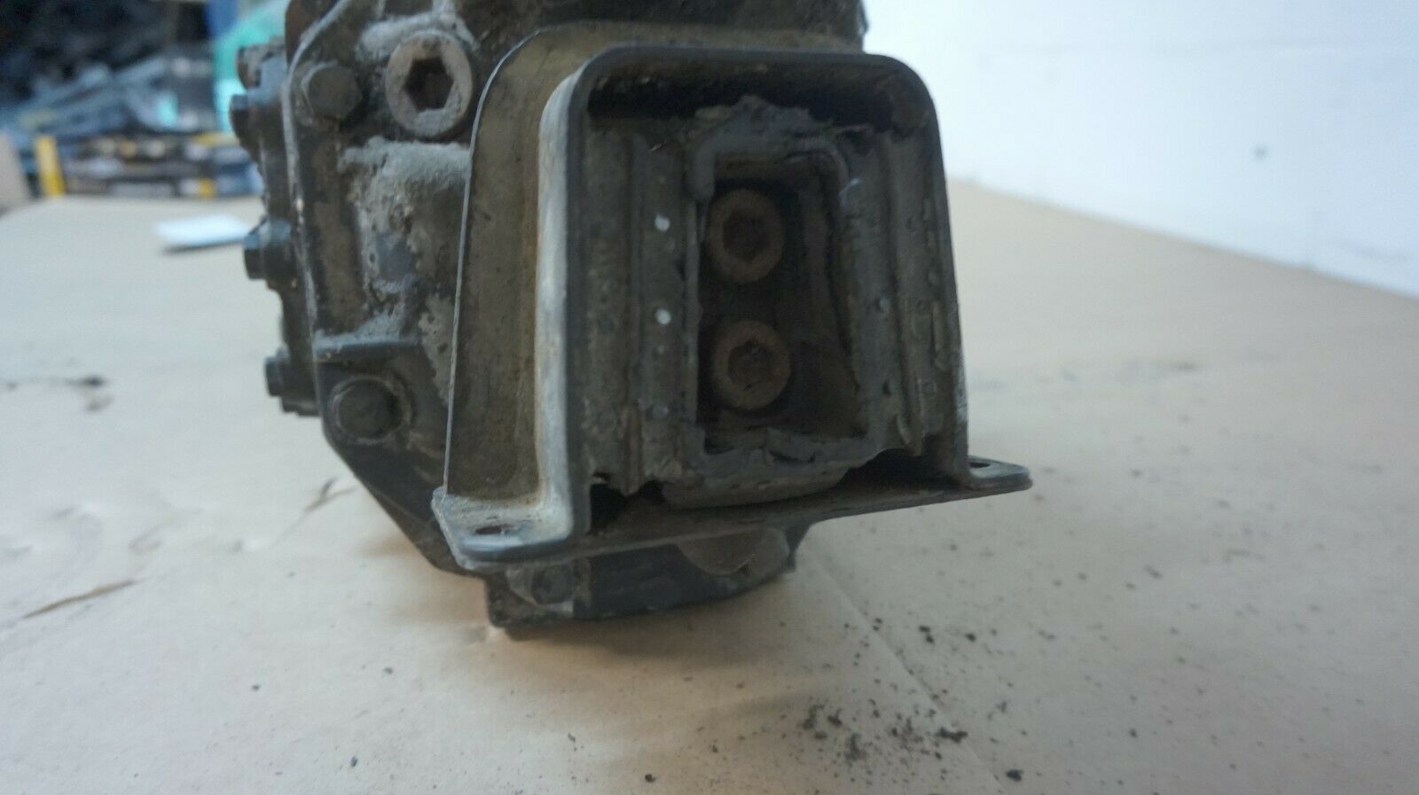 1972 MERCEDES  350SL  R107  V8  3.5L  EURO  , REAR  END 3.46 RATIO , - Fresh Stock Dated December 2025