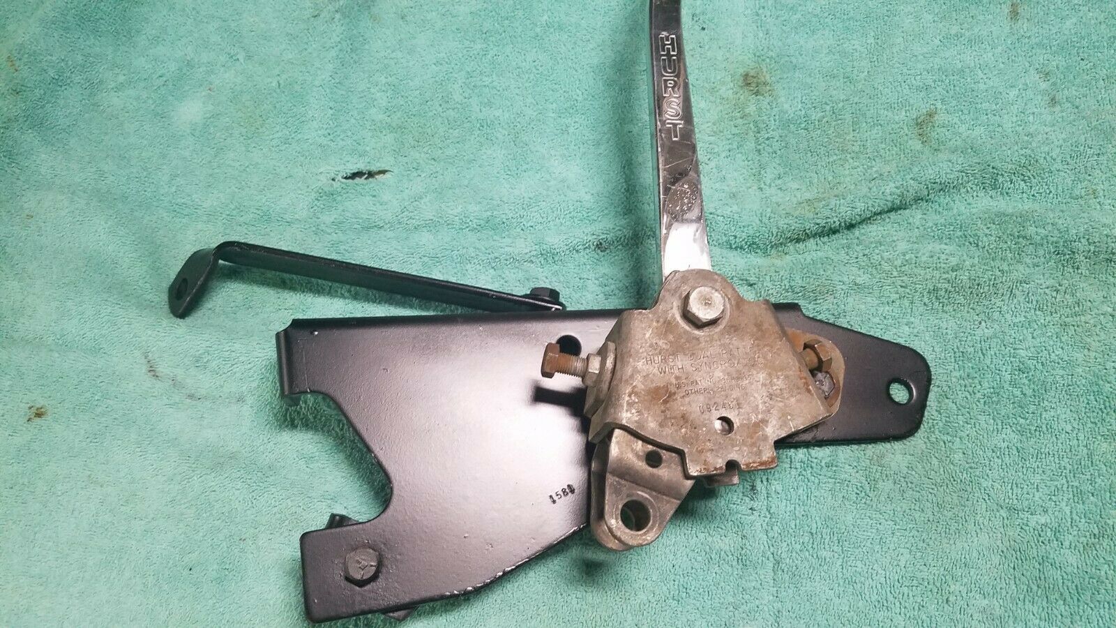 CHEVY 3 SPEED HURST DUAL PATTERN SYNCRO/LOC SHIFTER, MOUNT#1581 HURST STICK&BALL - Fresh Stock Dated December 2025