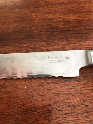 Shun Damascus Bread Knife DM-0705 - Fresh Stock Dated January 2026