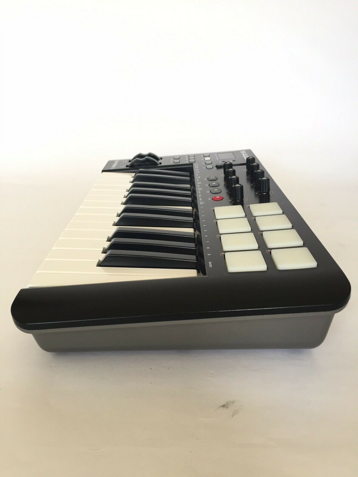 M-Audio Oxygen 25 - USB MIDI Keyboard Controller Excellent! - Fresh Stock Dated December 2025