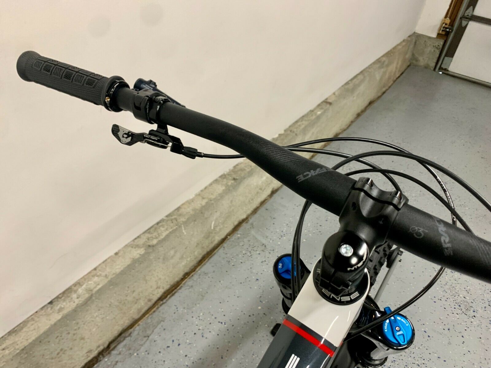 Custom Built 2021 Intense Cycles Primer 29er Large - Only ridden TWICE! - Fresh Stock Dated December 2025