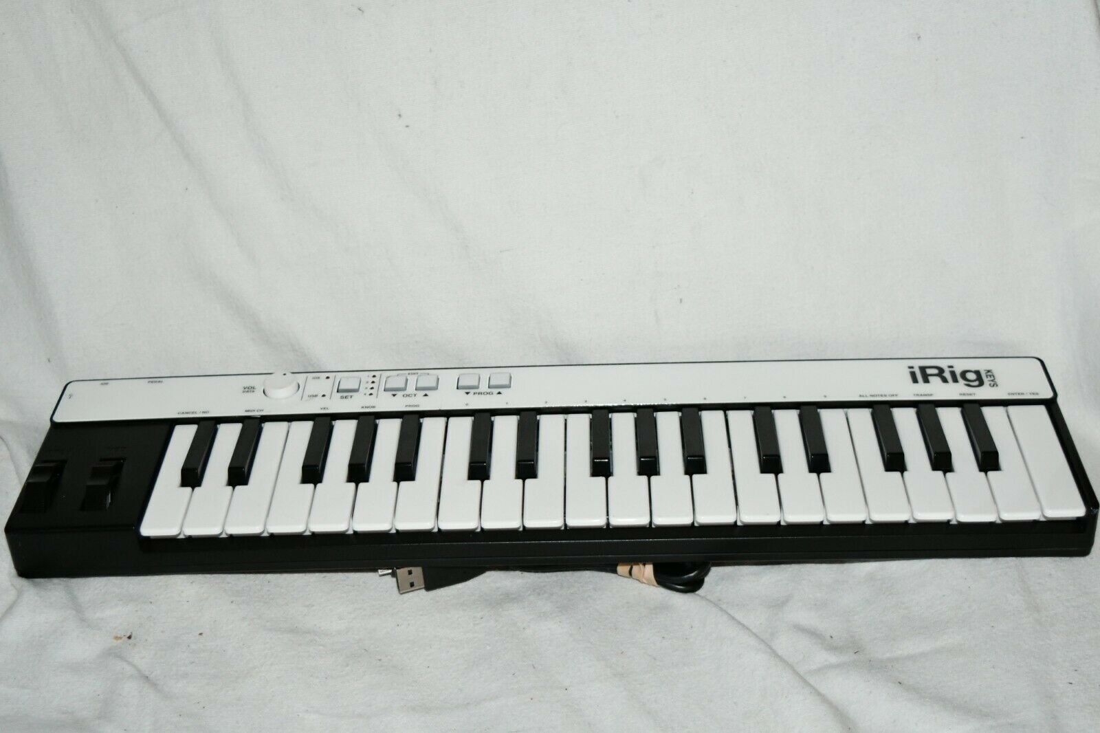 IK Multimedia n12553 iRig Keys 37-Key Mobile MIDI Keyboard Controller G4 - Fresh Stock Dated December 2025