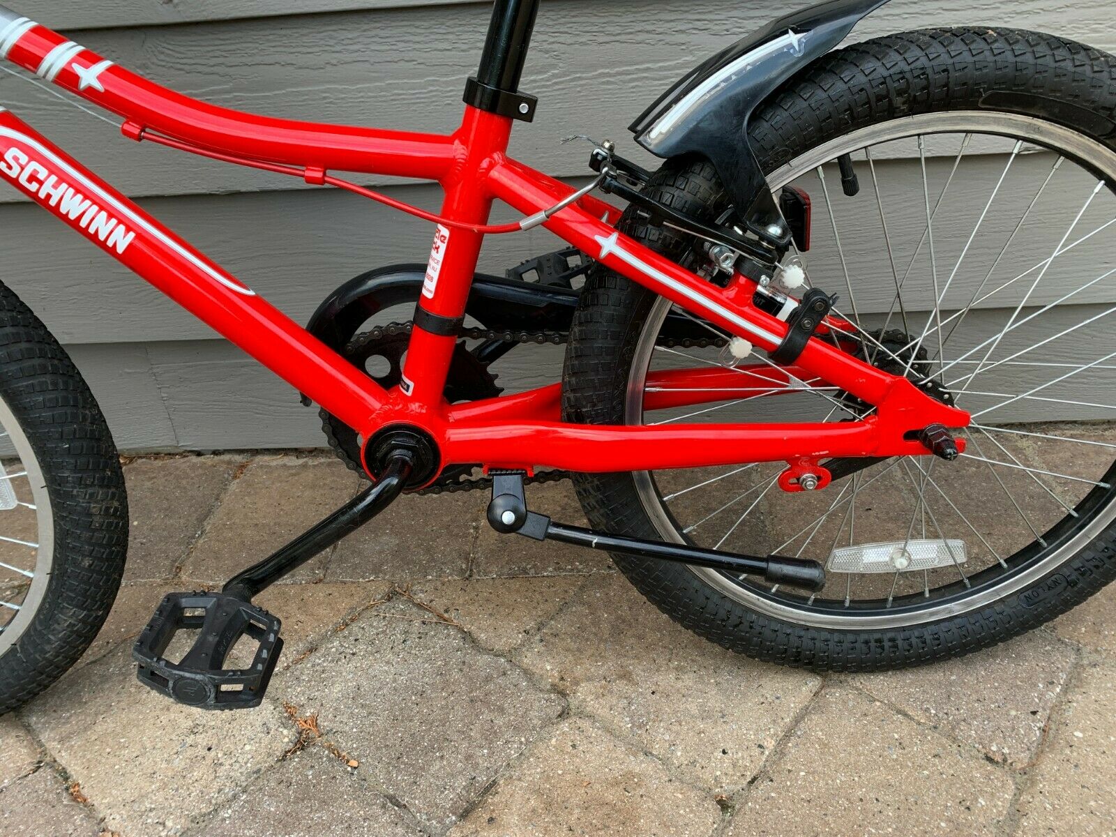 Local pick up Schwinn Signature Aerostar 2015 Kids Bike Metallic Red Silver - Fresh Stock Dated January 2026