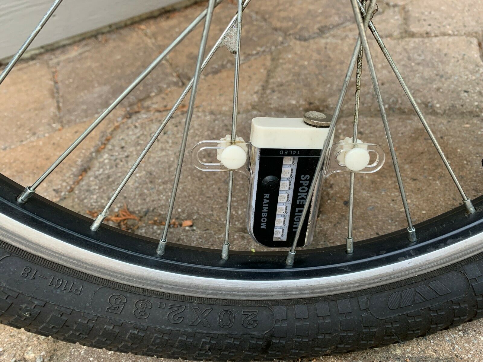 Local pick up Schwinn Signature Aerostar 2015 Kids Bike Metallic Red Silver - Fresh Stock Dated January 2026