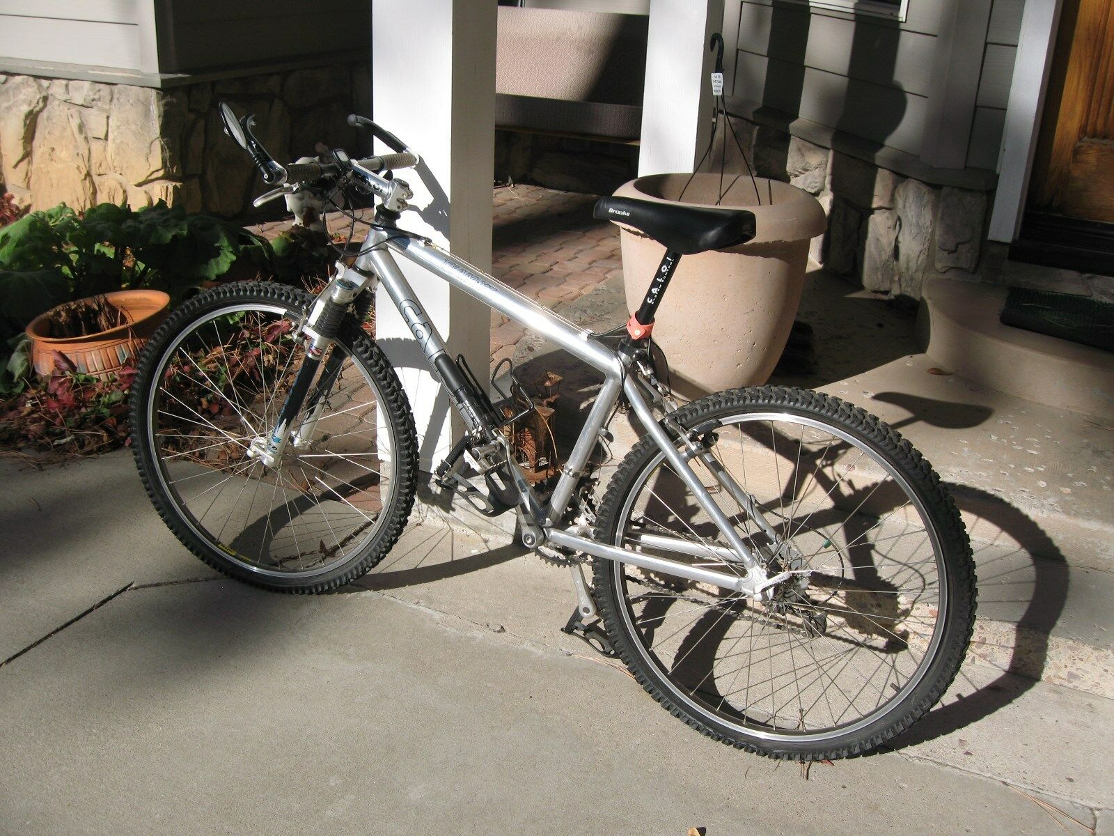 Men's Caloi Team XT X-C series 21 speed bicycle - Fresh Stock Dated December 2025