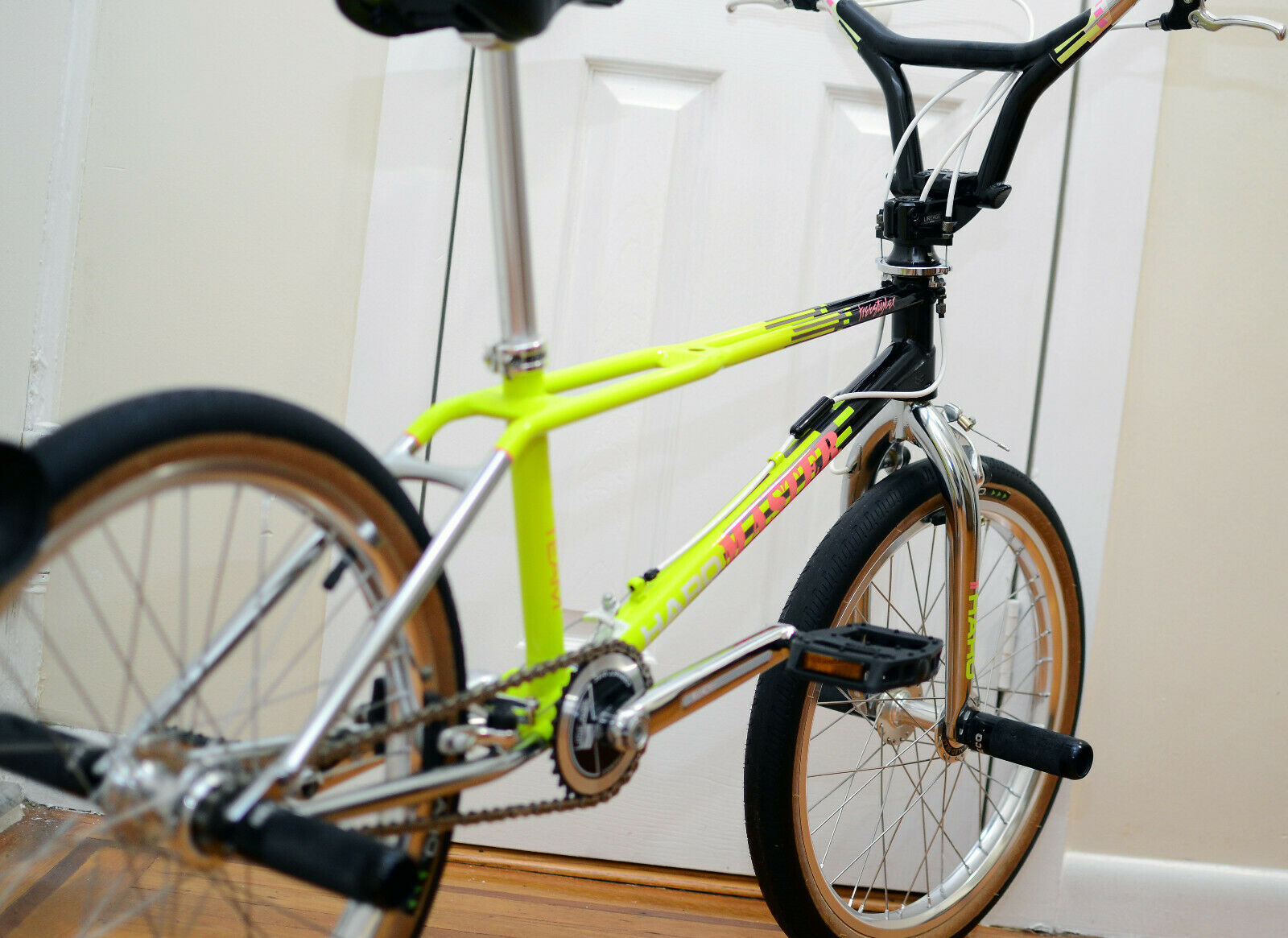 2017 Haro Lineage Team Master - ( Black / Yellow ) 20.5