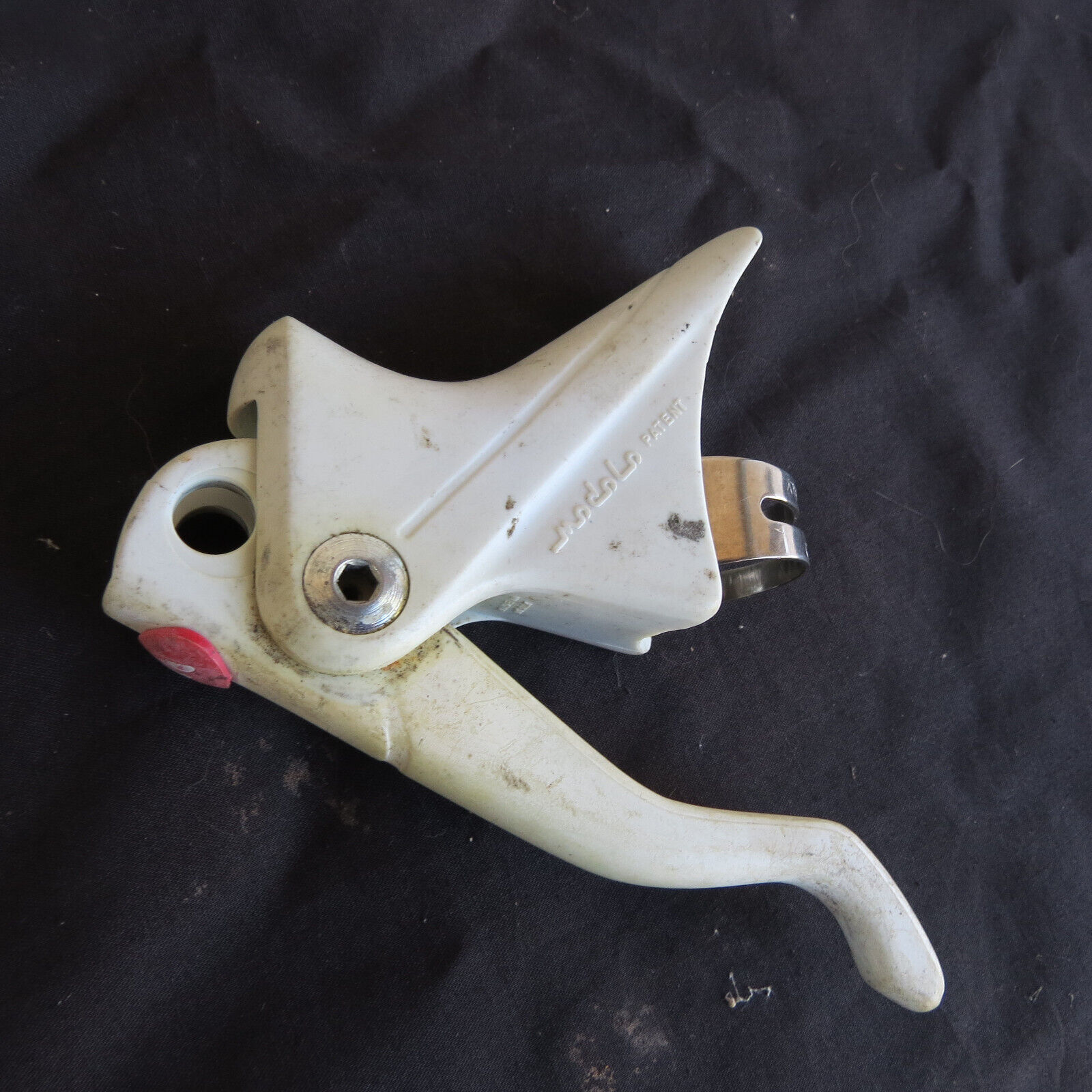 one MODOLO KRONOS WHITE BRAKE HANDLE ROAD RACING LEVER VINTAGE BICYCLE - Fresh Stock Dated December 2025