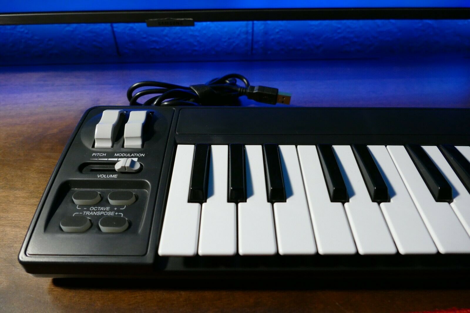 Arturia Keystep Controller/Sequencer + MIDIPLUS AKM320 Controller + Extras - Fresh Stock Dated December 2025