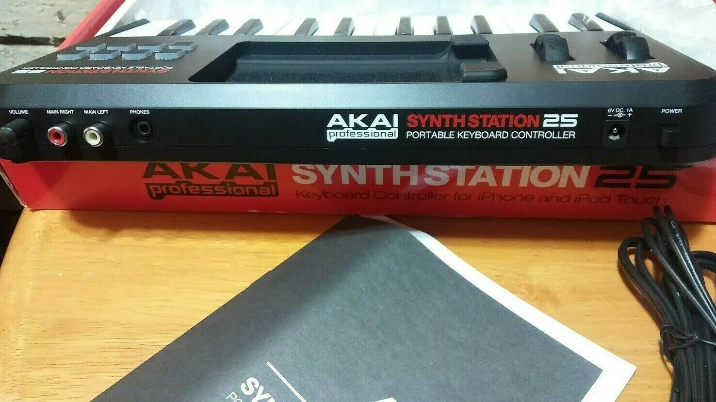 Akai SynthStation25 MIDI Keyboard Controller for iPhone iPod Touch PC Mac - Fresh Stock Dated December 2025