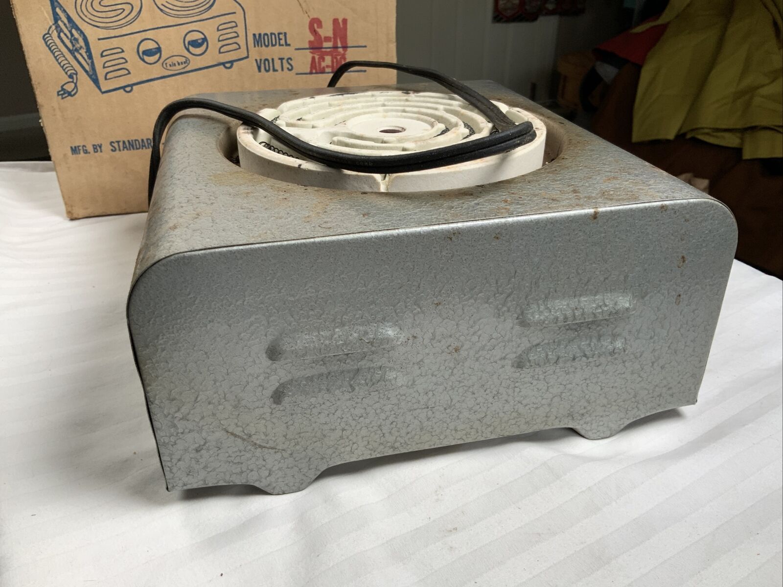 Vintage AJax / Standard-Hygrade Portable Electric Stove Hot Plate, Single Burner - Fresh Stock Dated February 2026
