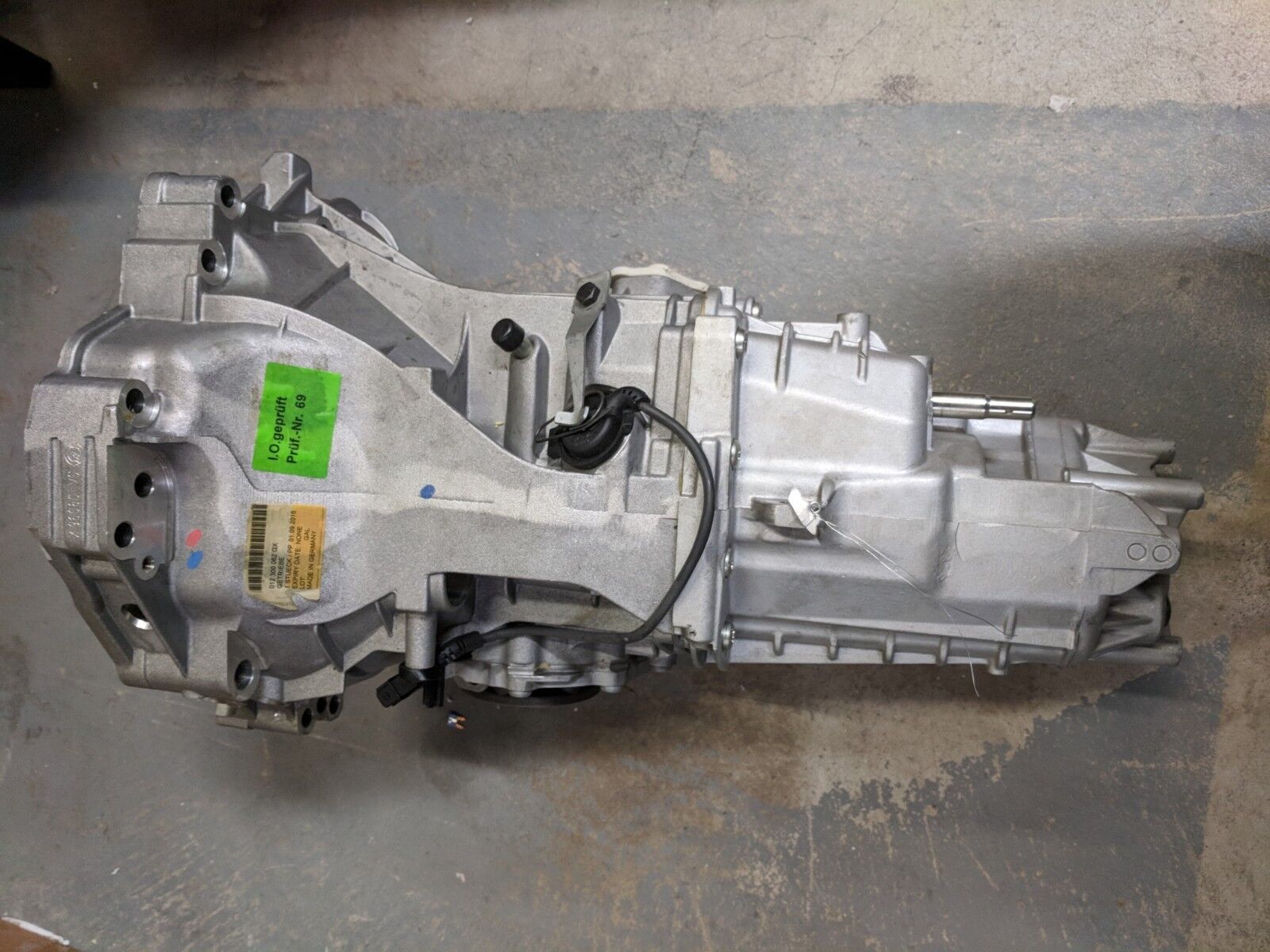 Volkswagen 5-Speed Manual Transmission VAG 012 300 061 GX FOR PARTS AS IS - Fresh Stock Dated January 2026