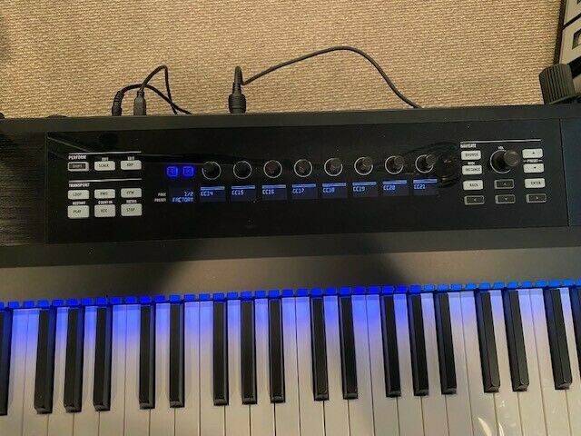 Native Instruments Komplete Kontrol S88 MIDI controller - Fresh Stock Dated December 2025