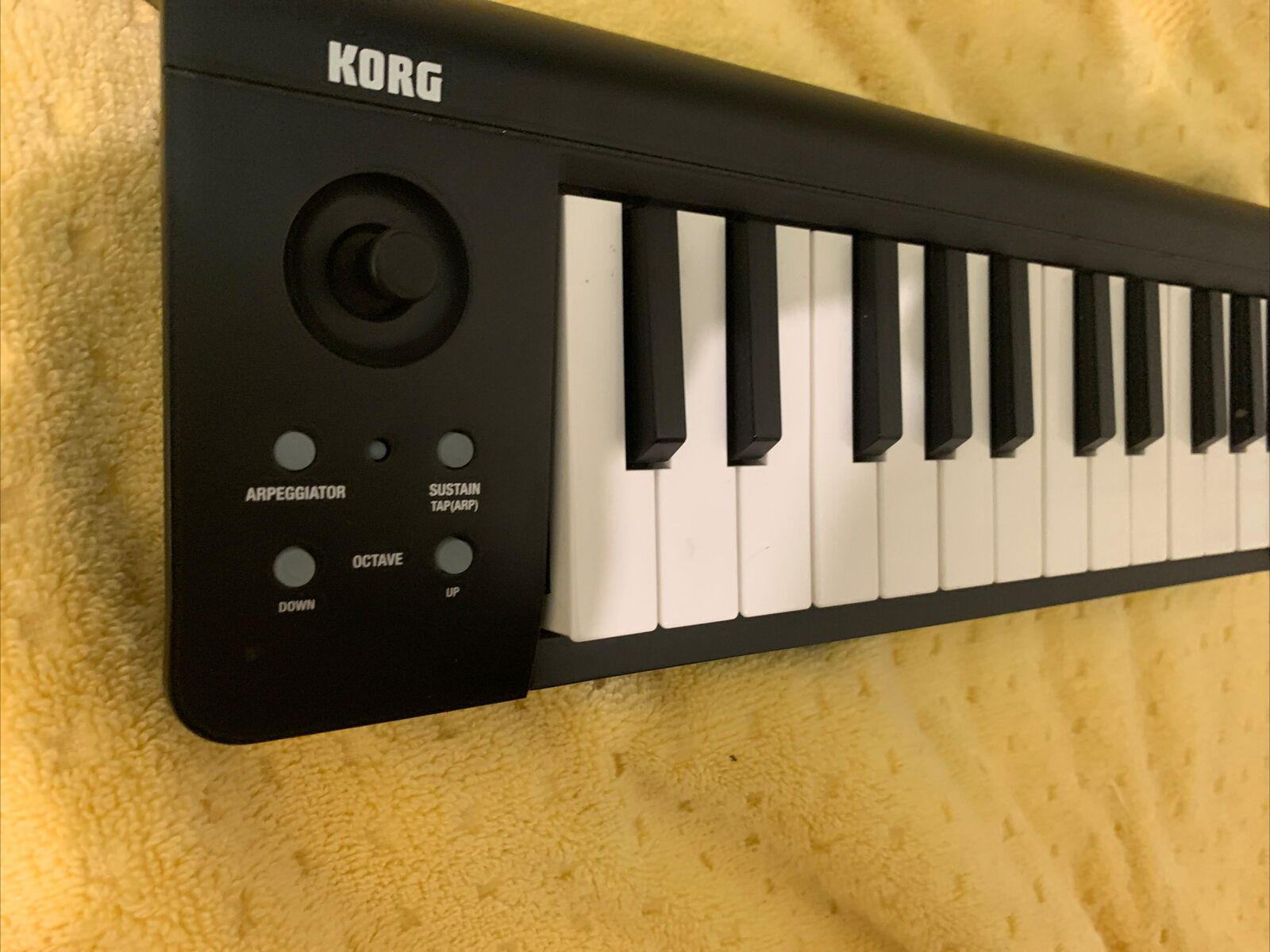 Korg Microkey 25 Key Ultra Compact USB Controller - pre owned - Fresh Stock Dated December 2025