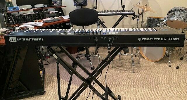 Native Instruments Komplete Kontrol S88 MIDI controller - Fresh Stock Dated December 2025