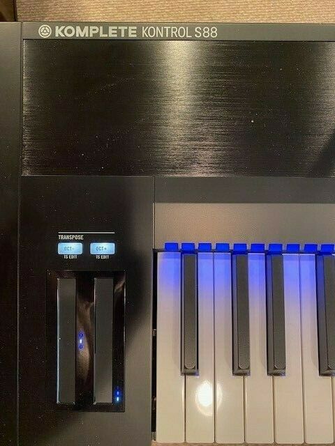 Native Instruments Komplete Kontrol S88 MIDI controller - Fresh Stock Dated December 2025