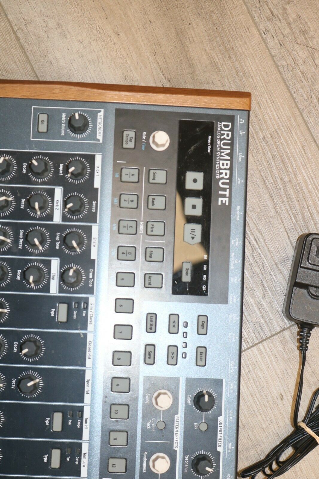 Arturia DrumBRUTE Analog Drum Synthesizer *Pre-owned*  FREE SHIPPING - Fresh Stock Dated December 2025