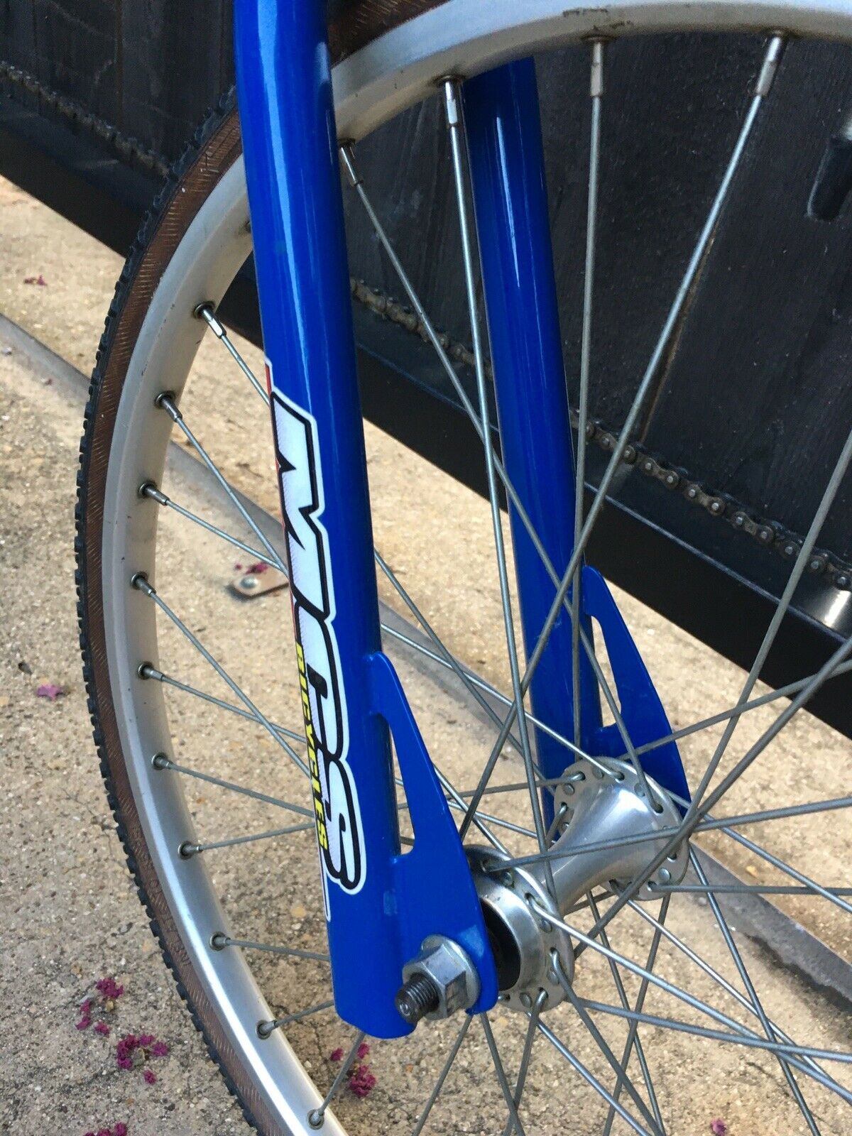 BMX  mini MCS. Mantis race bike - Fresh Stock Dated December 2025