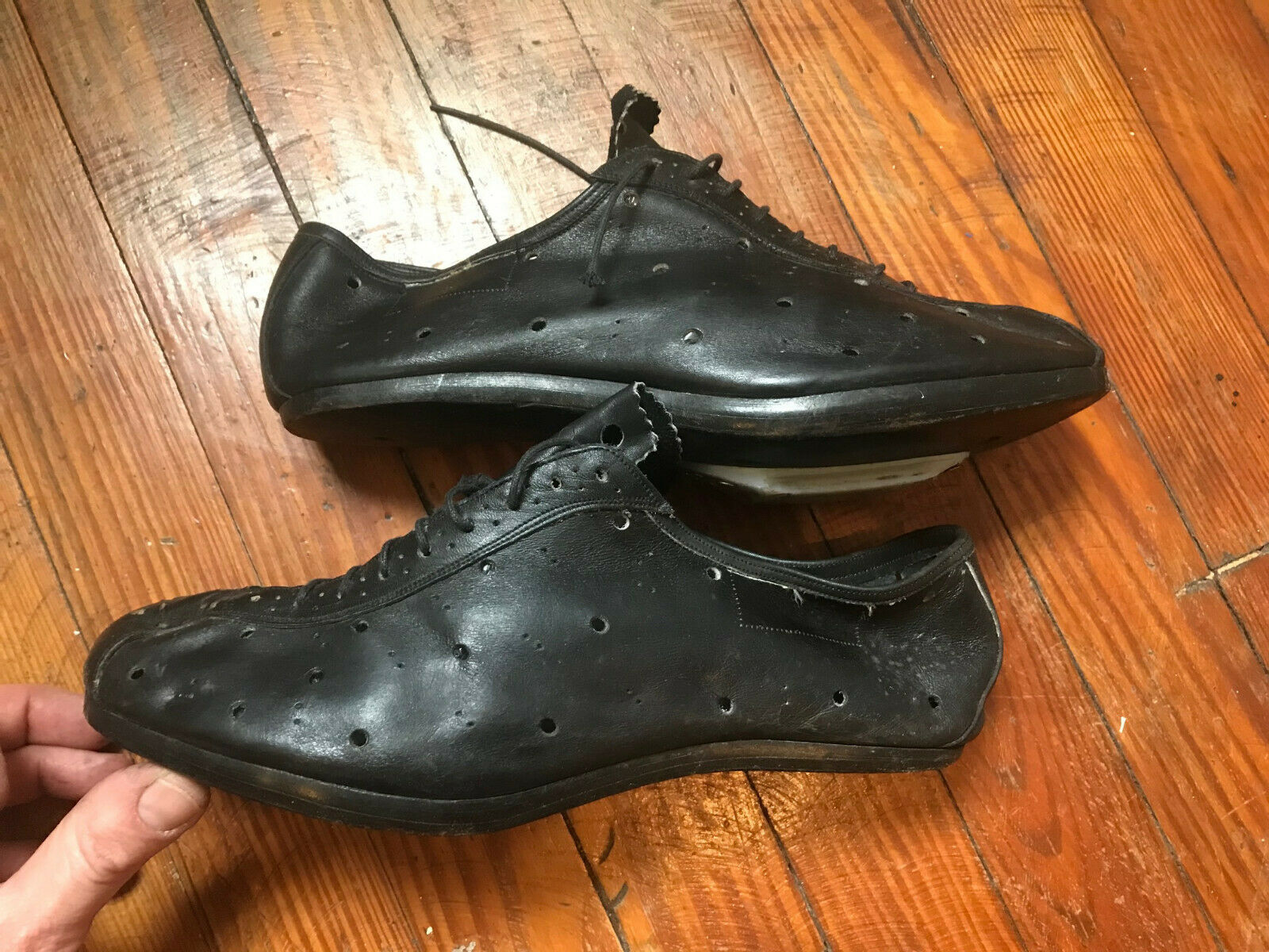 Cinelli leather cycling shoes with M71 cleats in ex. used cond. Vintage Eroica - Fresh Stock Dated December 2025