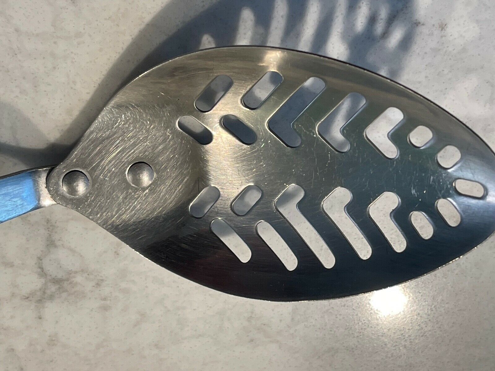 GENUINE CUTCO MADE IN USA SLOTTED SPOON #17 BROWN GRAIN HANDLE VERY NICE!! - Fresh Stock Dated January 2026