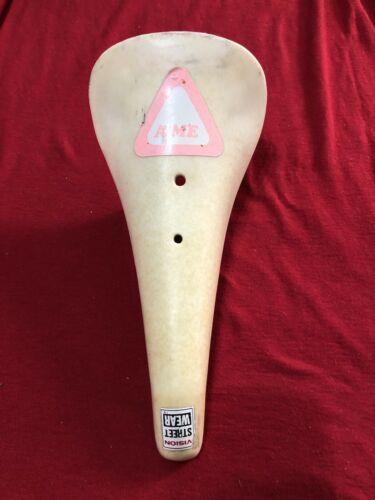 ORIGINAL 80s WHITE KASHIMAX AERO SEAT WITH STAMPED GUTS OLD SCHOOL BMX - Fresh Stock Dated December 2025