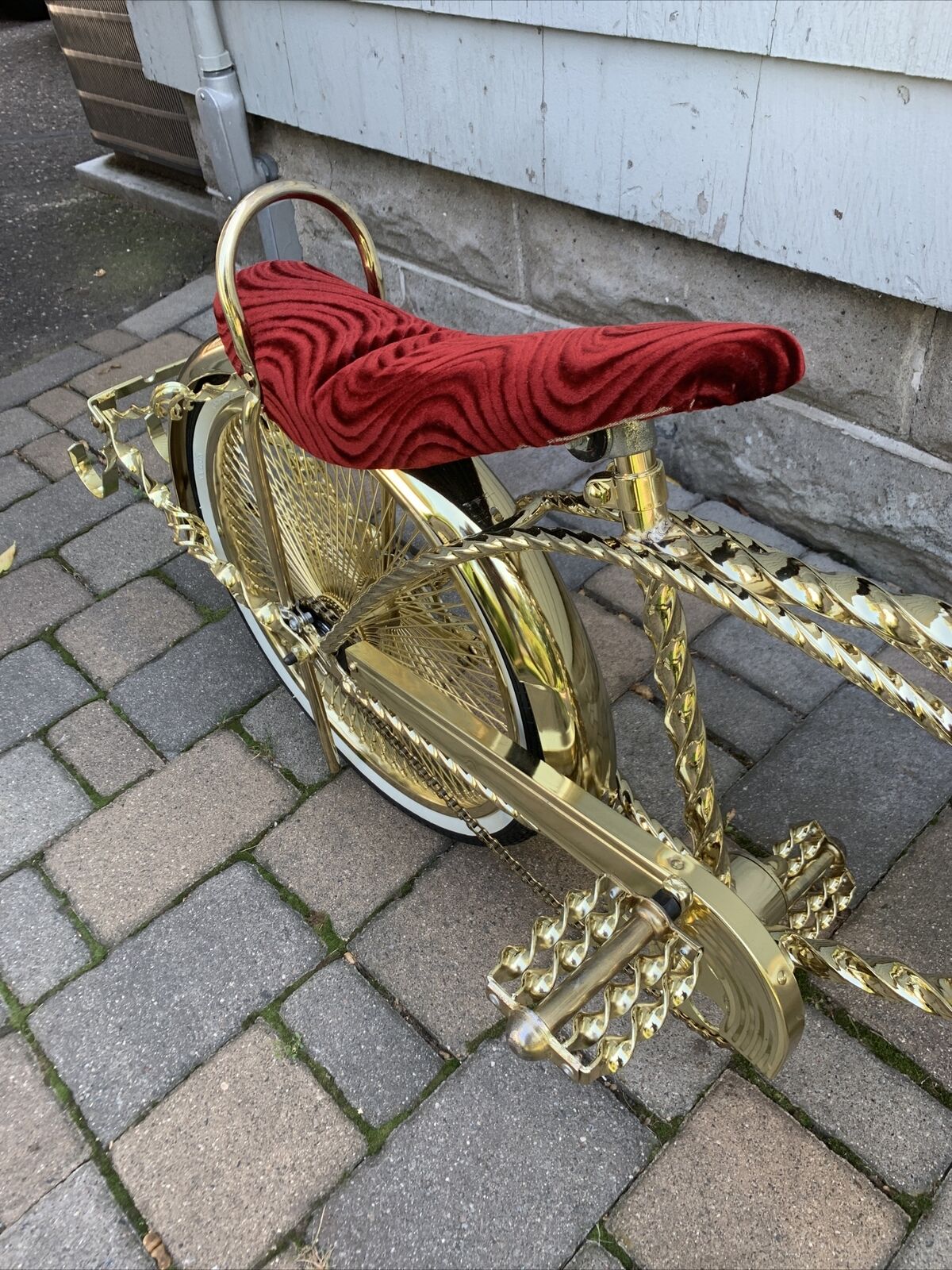 Lowrider gold twisted frame used nice shape - Fresh Stock Dated December 2025