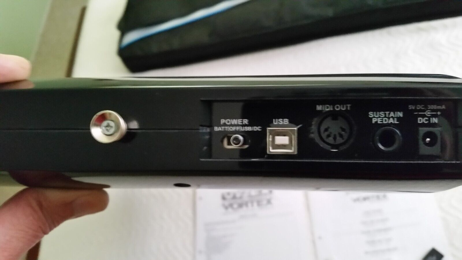 Alesis Vortex Black 37 Key Wireless USB/MIDI Keytar Controller with dongle/case - Fresh Stock Dated December 2025