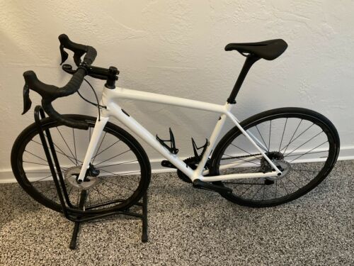 2021 Specialized Aethos Pro size 54 ultegra di2 - Fresh Stock Dated December 2025