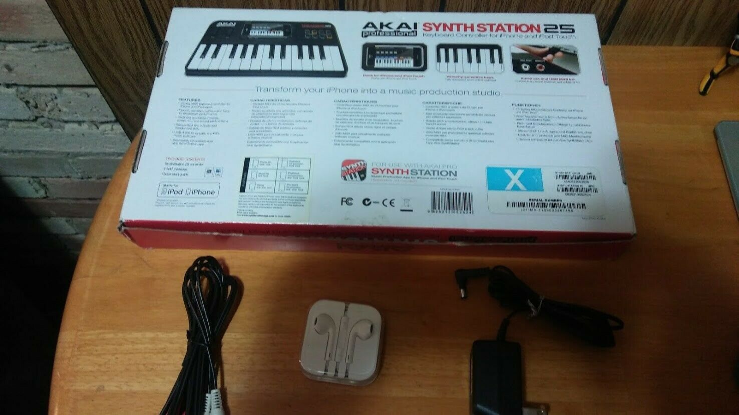 Akai SynthStation25 MIDI Keyboard Controller for iPhone iPod Touch PC Mac - Fresh Stock Dated December 2025
