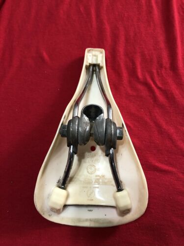 ORIGINAL 80s WHITE KASHIMAX AERO SEAT WITH STAMPED GUTS OLD SCHOOL BMX - Fresh Stock Dated December 2025