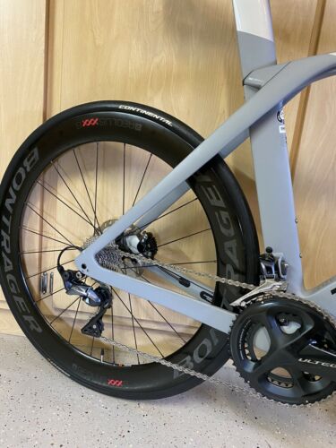 SUPER CLEAN Trek Madone SLR 6 DISC Ultegra W/ Bontrager XXX 6 Carbon Wheels 56cm - Fresh Stock Dated December 2025