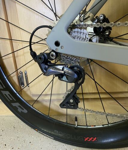 SUPER CLEAN Trek Madone SLR 6 DISC Ultegra W/ Bontrager XXX 6 Carbon Wheels 56cm - Fresh Stock Dated December 2025