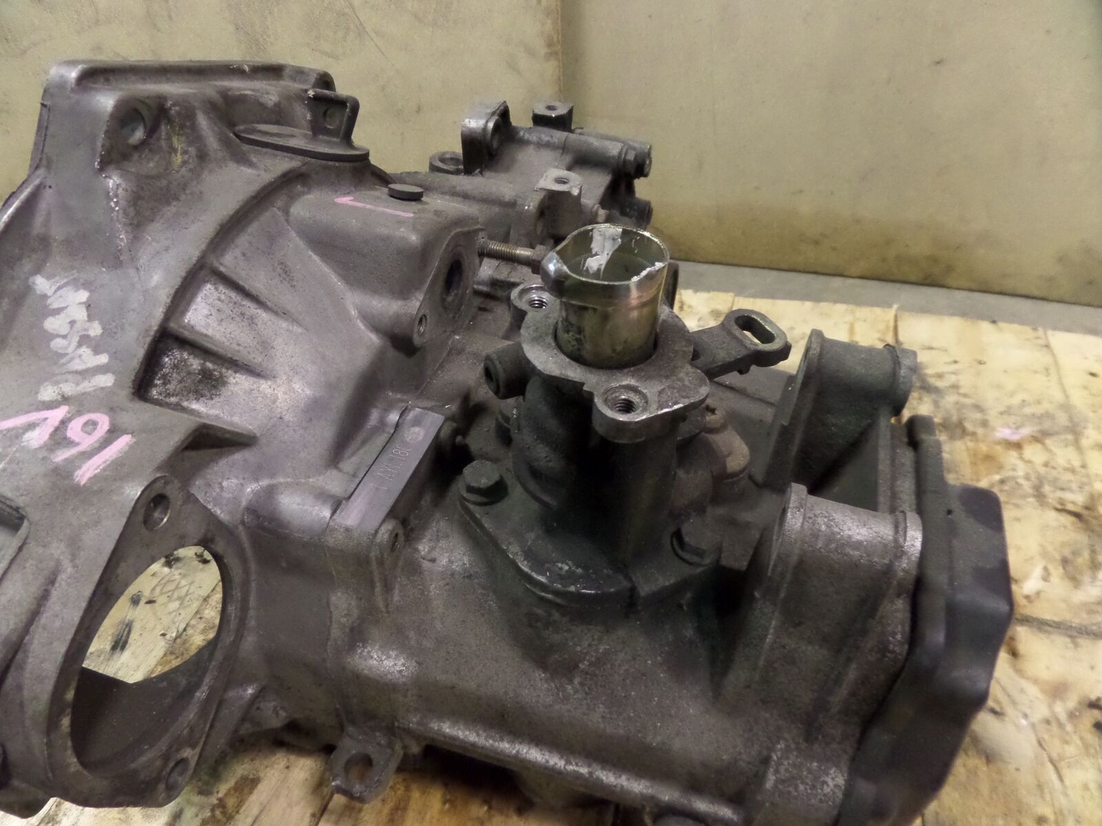 VW Passat 16V AYL Manual Transmission OEM - Fresh Stock Dated December 2025