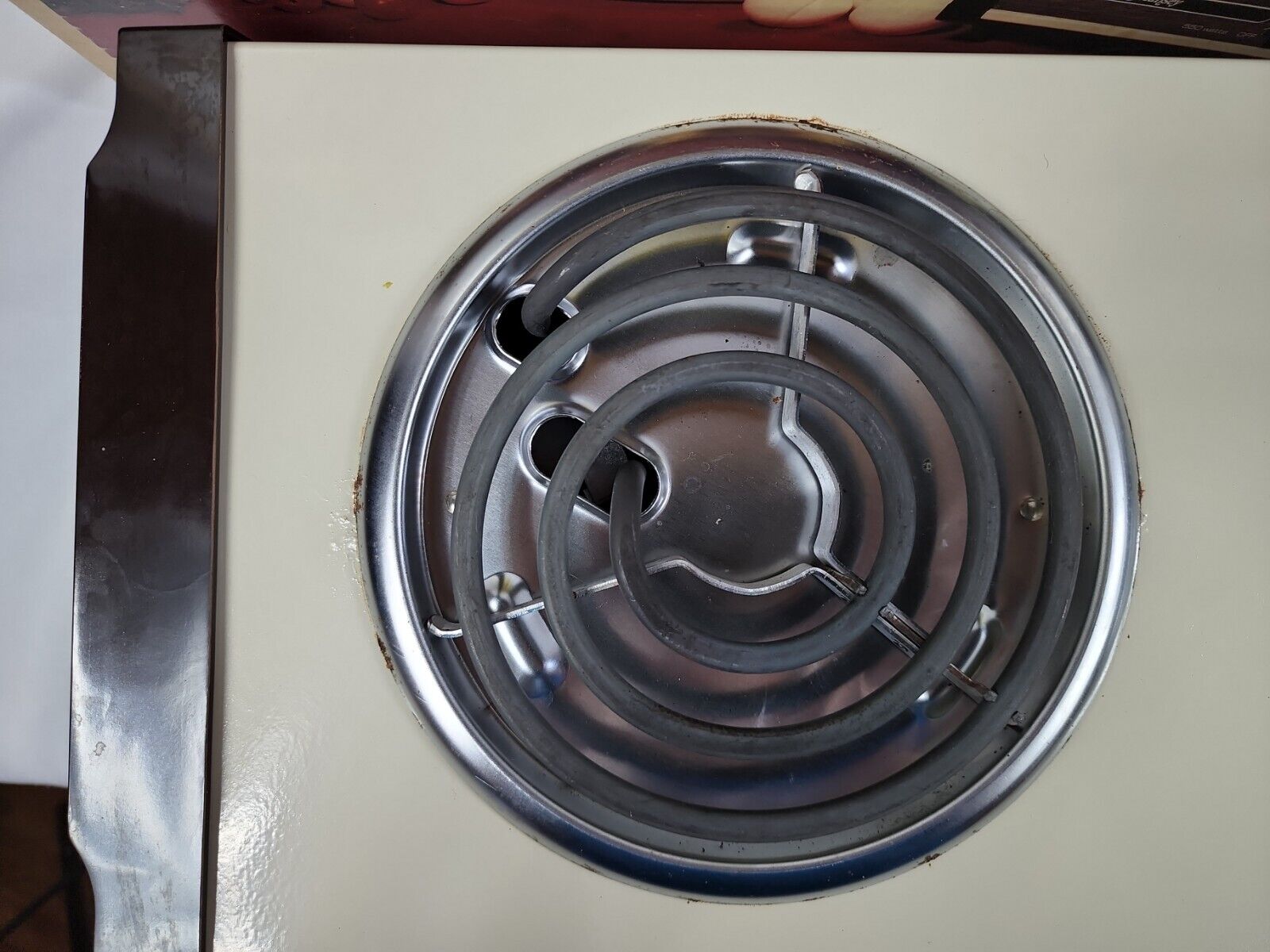 Vintage Model 702 Munsey 2 Burner Buffet Range with Original Box.  Almond color - Fresh Stock Dated February 2026