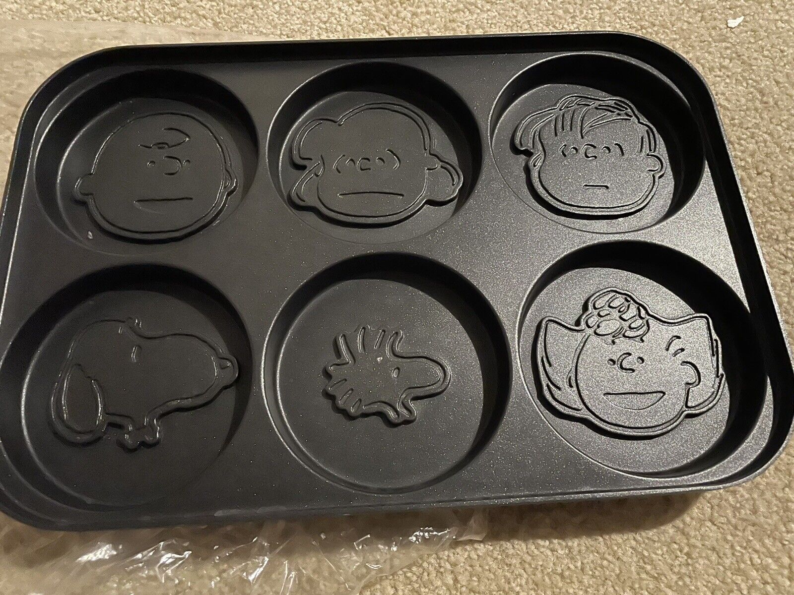 BRUNO Compact Hot plate- Peanuts edition - Fresh Stock Dated February 2026