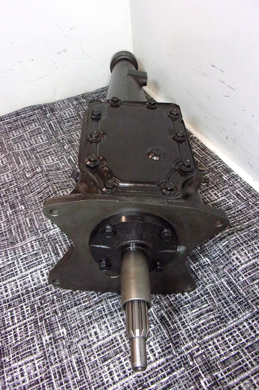 FORD 3 SPEED TOP LOADER With OD TRUCK  3.25 1st Gear  10 x 28  Date Code F07 - Fresh Stock Dated January 2026