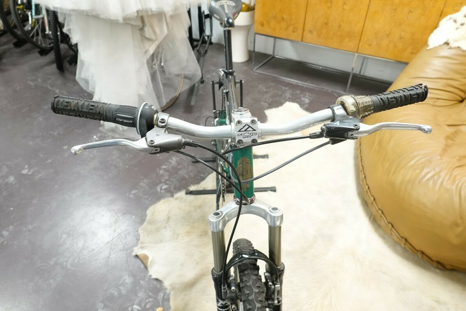 Yeti ARC Salsa CNC Easton Plasma XT Chris King Magura Bomber 18.5