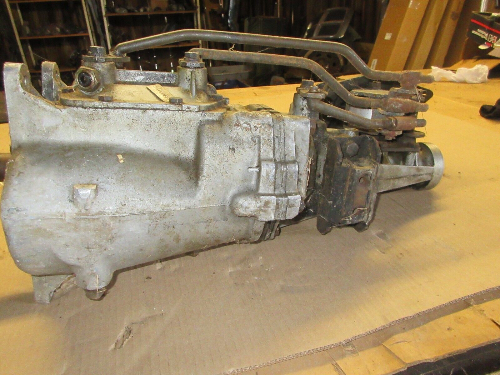 1970 CHEVROLET MUNCIE M22 NO VIN ALL ORINGNAL UNTOUCHED WITH SHIFTER POB25C - Fresh Stock Dated December 2025