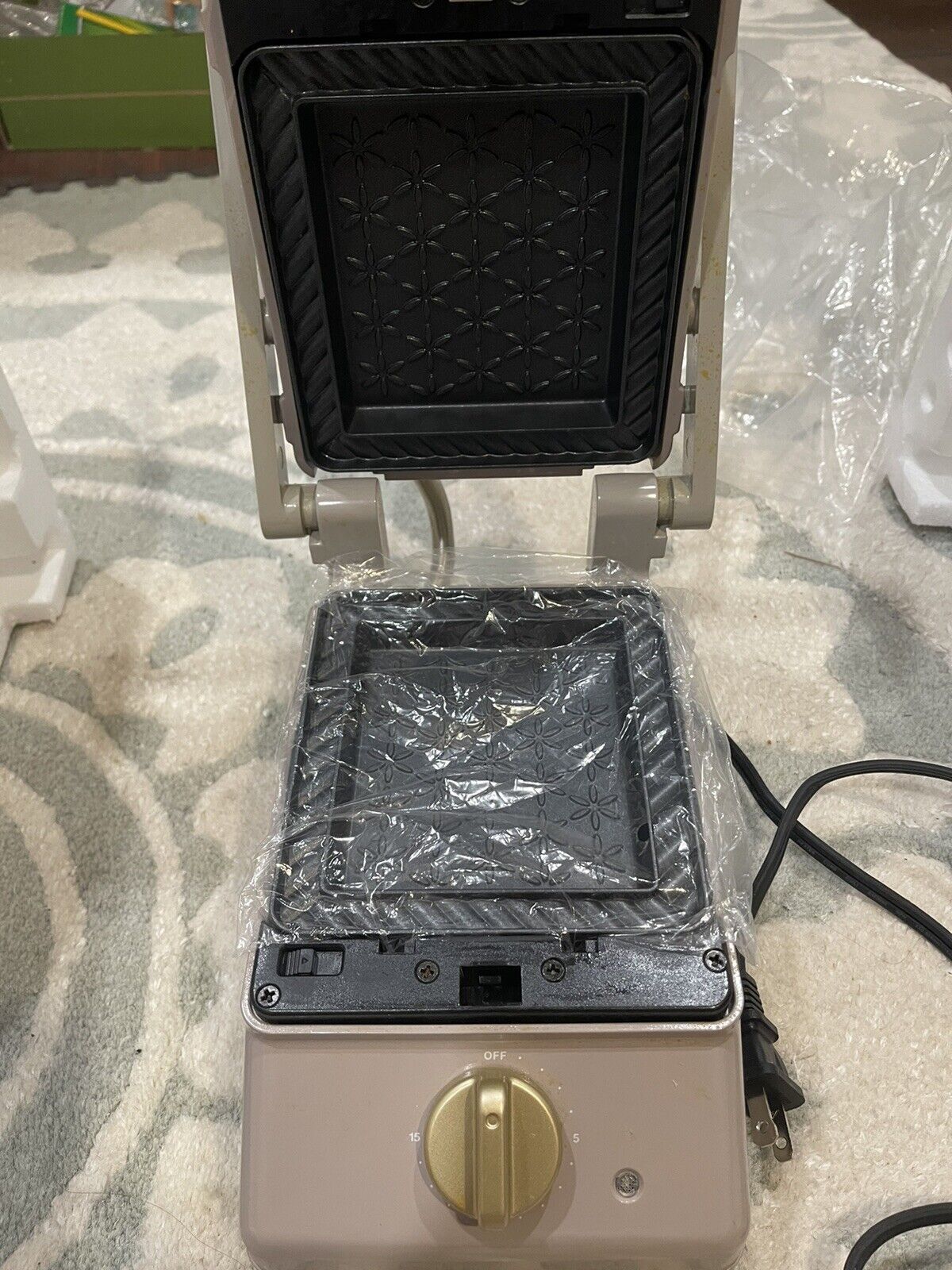 BRUNO BOE083-GRG Grill Sand Maker Greige Hot Plate + Waffle Plate - Fresh Stock Dated February 2026