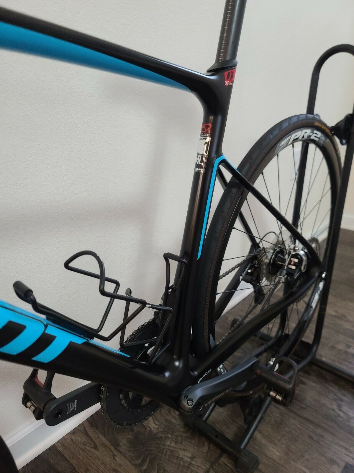 Giant Defy Advanced, Full Ultegra, Full Carbon Frame, Pristine Condition, M/L - Fresh Stock Dated December 2025