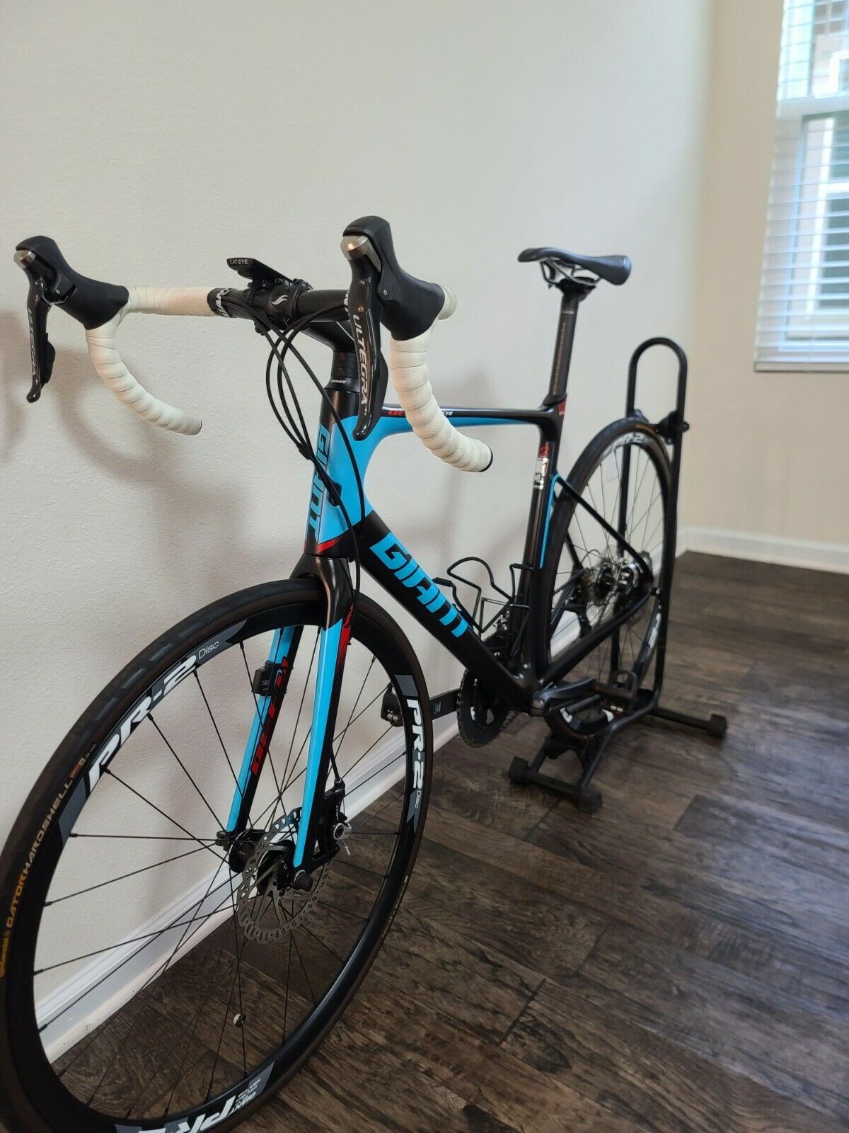 Giant Defy Advanced, Full Ultegra, Full Carbon Frame, Pristine Condition, M/L - Fresh Stock Dated December 2025