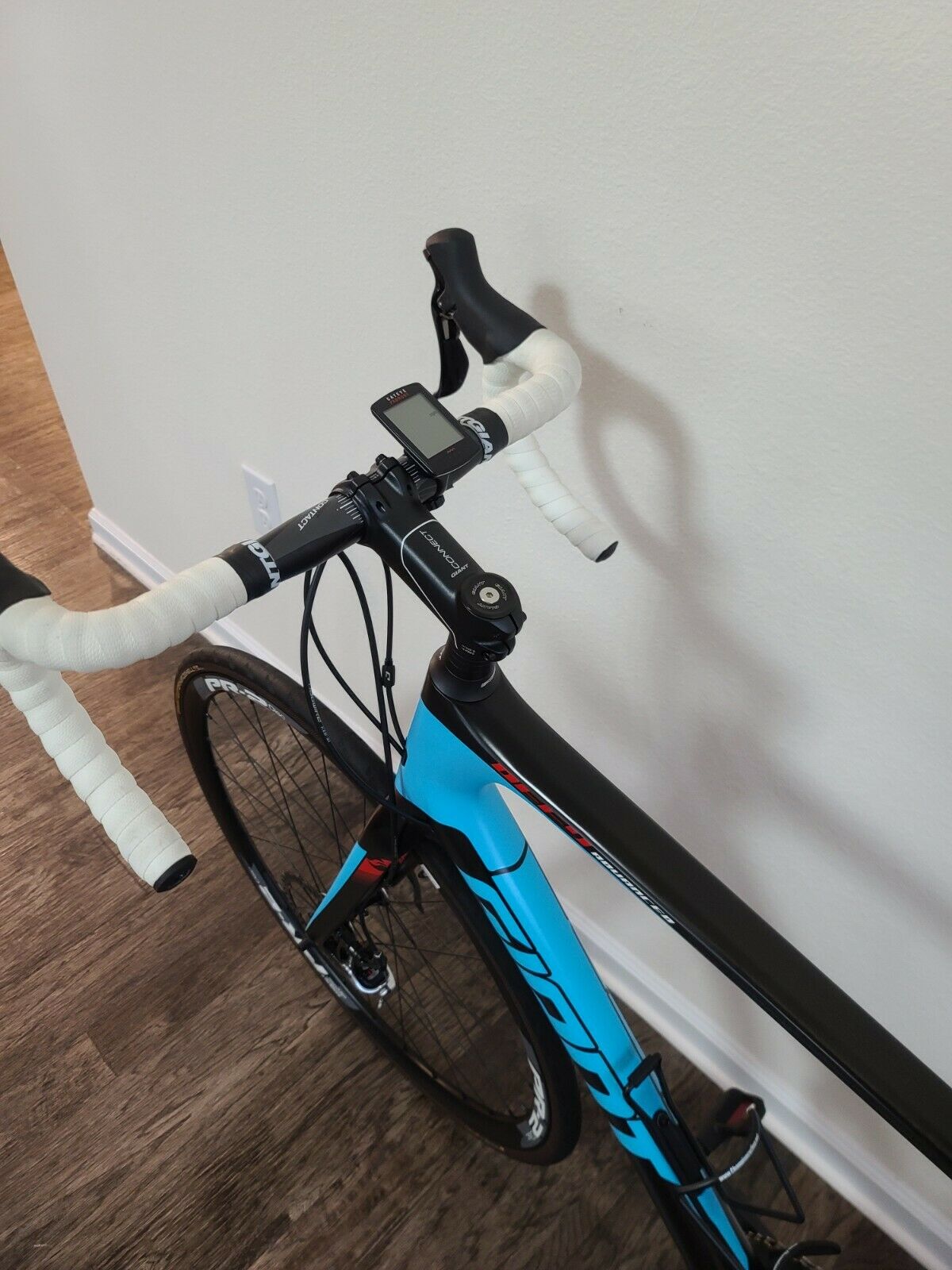 Giant Defy Advanced, Full Ultegra, Full Carbon Frame, Pristine Condition, M/L - Fresh Stock Dated December 2025