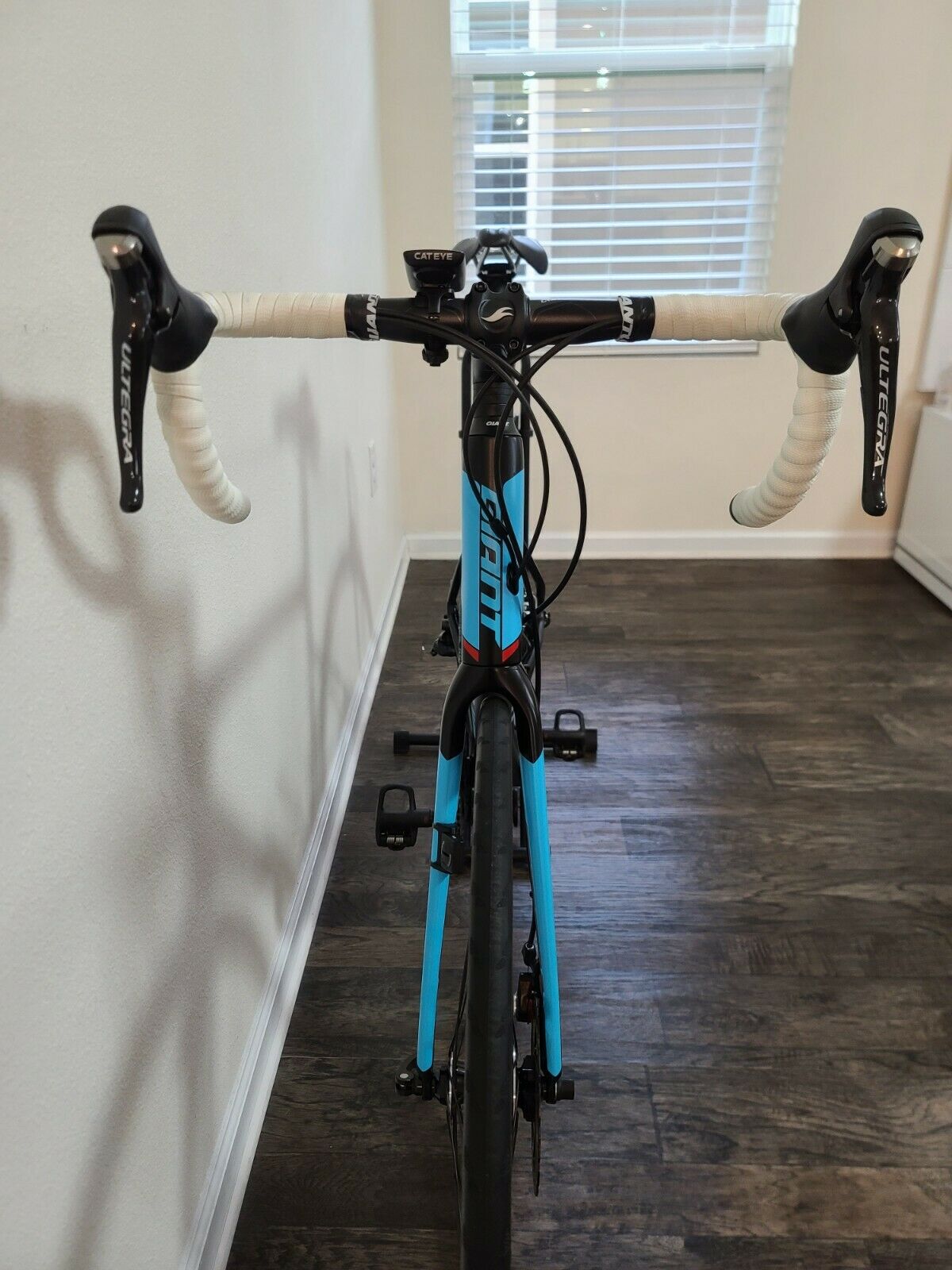 Giant Defy Advanced, Full Ultegra, Full Carbon Frame, Pristine Condition, M/L - Fresh Stock Dated December 2025