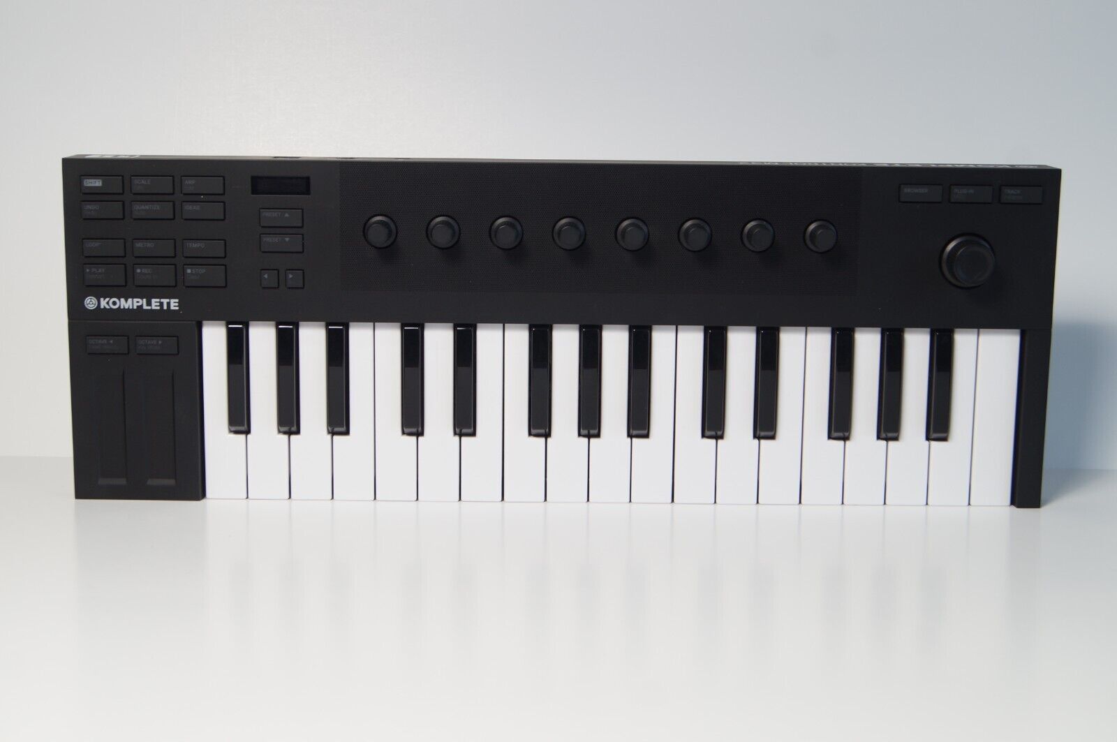 Native Instruments Komplete Kontrol M32 Compact Keyboard Controller W/License - Fresh Stock Dated December 2025