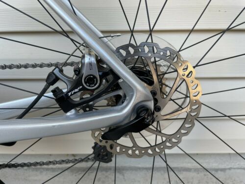 Giant Defy Advanced Carbon Road Bike,size M/L.105 2x11 gears disc brakes. - Fresh Stock Dated December 2025