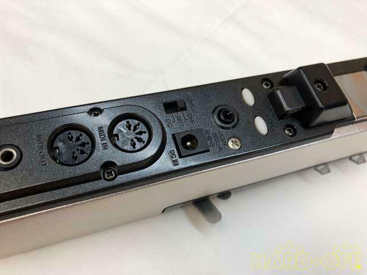 Akai EWI4000S White Wireless Electronic Wind Synthesizer in good condition - Fresh Stock Dated December 2025